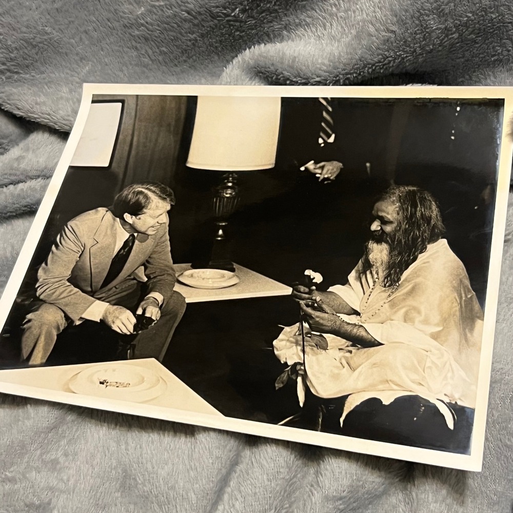 Vintage 8x10 Jimmy Carter Maharishi Mahesh Yogi Press Photo Beatles Guru B&W